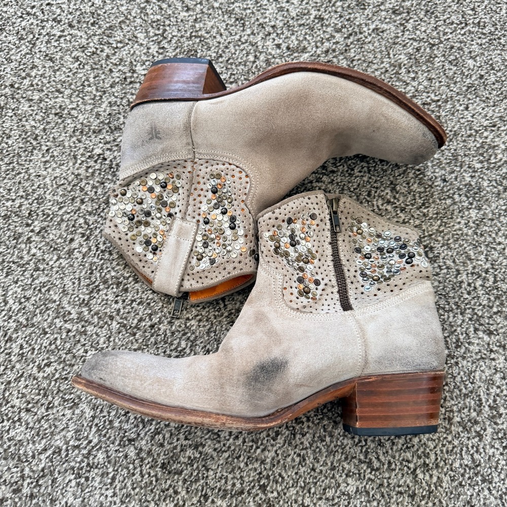 FRYE Deborah Studded Distressed Cream Leather Short Boot Women's Size 8M 77862 - Picture 3 of 8